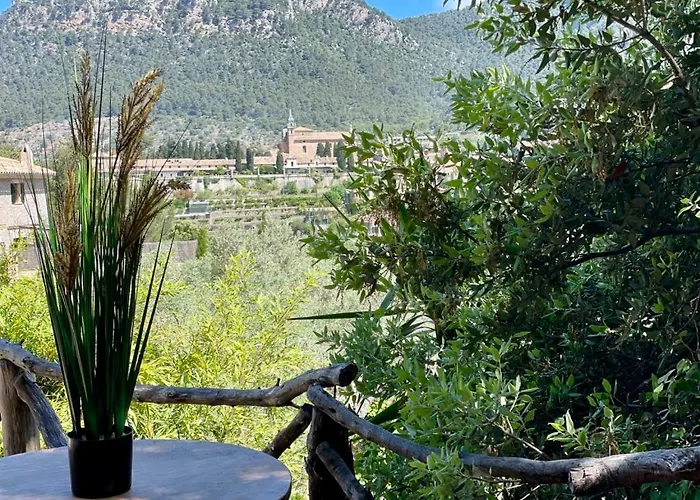 Fabulous Rustic Villa Set On Mountain With Unique Views