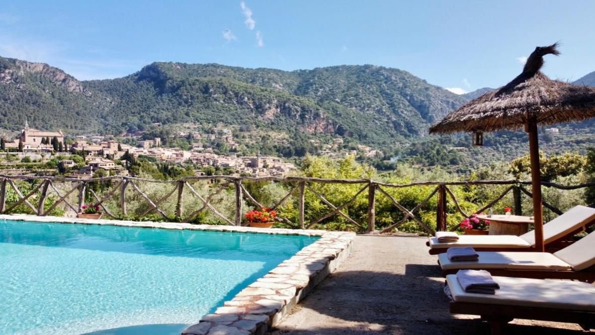 Fabulous Rustic Set On Mountain With Unique Views Willa *